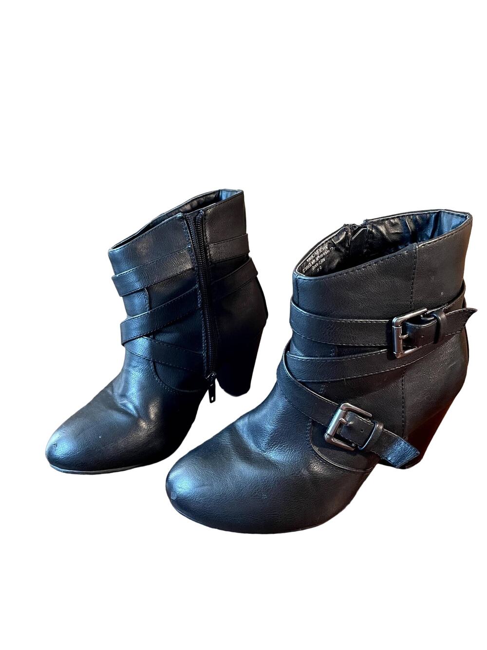 Rebel Bootie women size 6 inside zip buckles